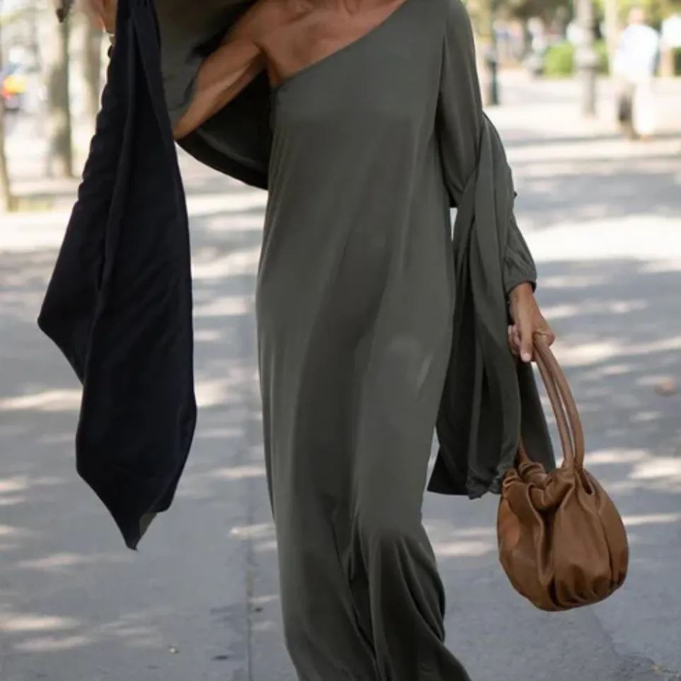 Aiden - Chic Asymmetrical One-Shoulder Dress